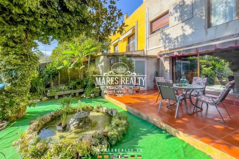 Casa adosada de 3 dormitorios en venta en Palafolls, Barcelona, Cataluña, Spain № 3094