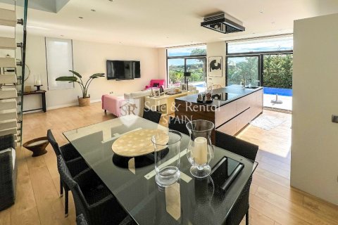 Сasa de 5 dormitorios en venta en Sant Feliu de Guíxols, Gerona, Cataluña, Spain № 6763 - foto 6