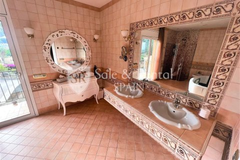 Сasa de 10 dormitorios en venta en Sant Feliu de Guíxols, Gerona, Cataluña, Spain № 6767 - foto 12