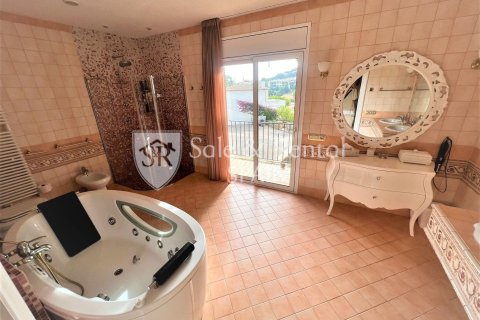 Сasa de 10 dormitorios en venta en Sant Feliu de Guíxols, Gerona, Cataluña, Spain № 6767 - foto 21