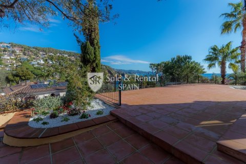 Сasa de 4 dormitorios en venta en Blanes, Gerona, Cataluña, Spain № 6762 - foto 2