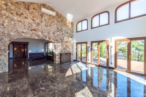 Сasa de 4 dormitorios en venta en Blanes, Gerona, Cataluña, Spain № 6762 - foto 19