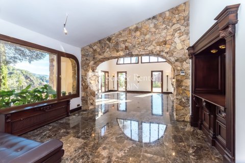 Сasa de 4 dormitorios en venta en Blanes, Gerona, Cataluña, Spain № 6762 - foto 10