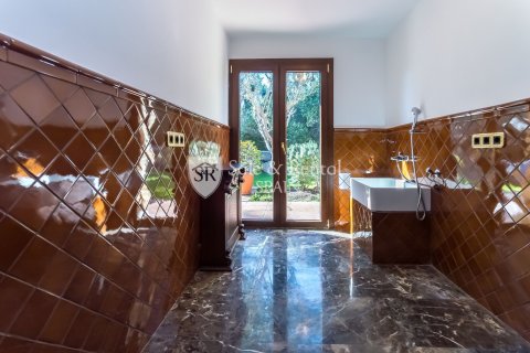 Сasa de 4 dormitorios en venta en Blanes, Gerona, Cataluña, Spain № 6762 - foto 28