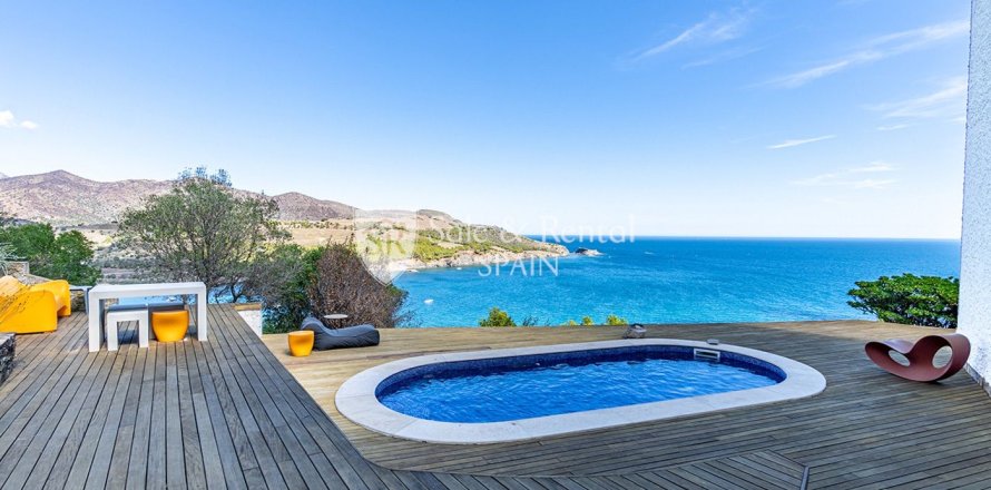 Сasa de 5 dormitorios en venta en Llanca, Gerona, Cataluña, Spain № 6766
