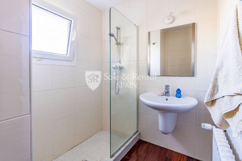 Сasa de 5 dormitorios en venta en Llanca, Gerona, Cataluña, Spain № 6766 - foto 11