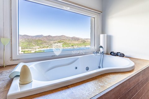 Сasa de 5 dormitorios en venta en Llanca, Gerona, Cataluña, Spain № 6766 - foto 17