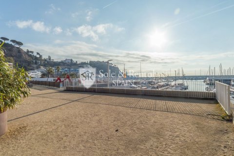 Сasa de 4 dormitorios en venta en Blanes, Gerona, Cataluña, Spain № 6764 - foto 2