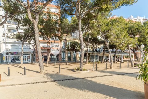 Сasa de 4 dormitorios en venta en Blanes, Gerona, Cataluña, Spain № 6764 - foto 4