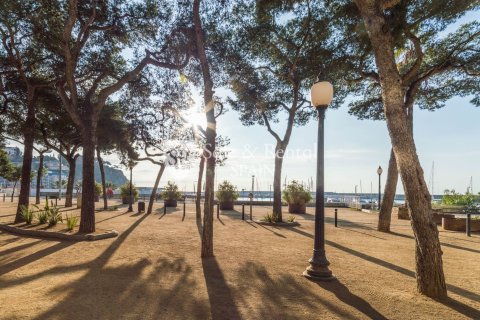 Сasa de 4 dormitorios en venta en Blanes, Gerona, Cataluña, Spain № 6764 - foto 3
