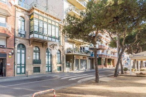 Сasa de 4 dormitorios en venta en Blanes, Gerona, Cataluña, Spain № 6764 - foto 16