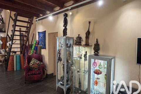 Propiedad comercial de 168 m² en venta en Barcelona, Cataluña, Spain № 8338 - foto 13