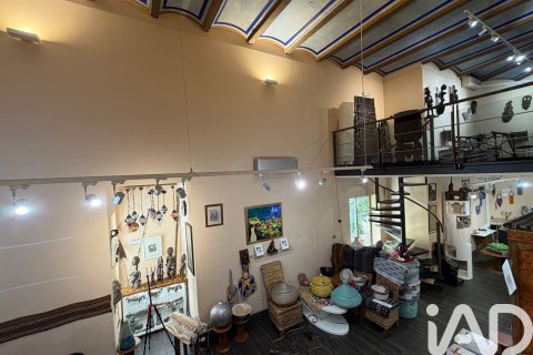 Propiedad comercial de 168 m² en venta en Barcelona, Cataluña, Spain № 8338