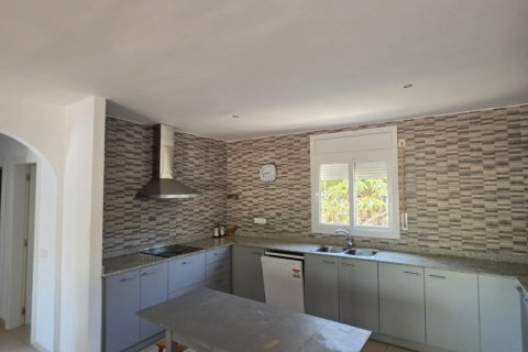 Сasa de 4 dormitorios en venta en L'Ametlla de Mar, Tarragona, Cataluña, Spain № 8339 - foto 6