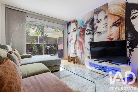 Apartamento de 3 dormitorios en venta en Barcelona, Cataluña, Spain № 8341 - foto 7