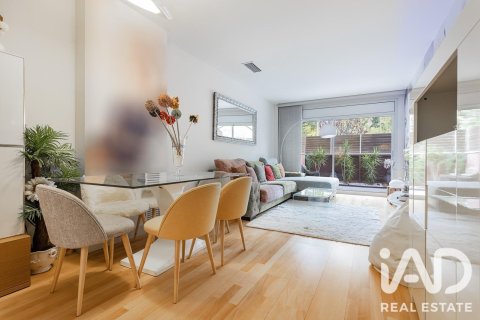 Apartamento de 3 dormitorios en venta en Barcelona, Cataluña, Spain № 8341 - foto 9