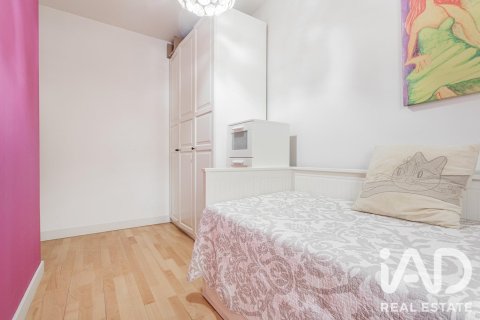 Apartamento de 3 dormitorios en venta en Barcelona, Cataluña, Spain № 8341 - foto 22