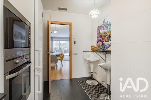Apartamento de 3 dormitorios en venta en Barcelona, Cataluña, Spain № 8341 - foto 16