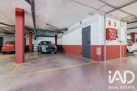 Apartamento de 3 dormitorios en venta en Barcelona, Cataluña, Spain № 8341 - foto 28
