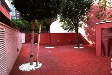 Apartamento de 3 dormitorios en venta en Barcelona, Cataluña, Spain № 8341 - foto 29