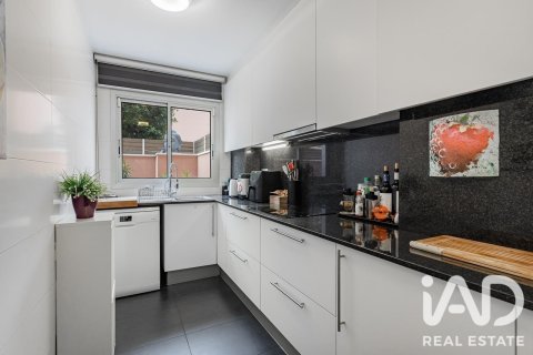 Apartamento de 3 dormitorios en venta en Barcelona, Cataluña, Spain № 8341 - foto 17