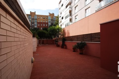 Apartamento de 3 dormitorios en venta en Barcelona, Cataluña, Spain № 8341 - foto 30