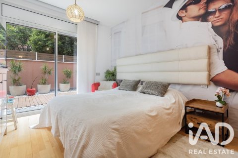 Apartamento de 3 dormitorios en venta en Barcelona, Cataluña, Spain № 8341 - foto 18