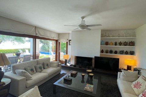 Купить дом в Палафружель, Испания с 8 комнат, 736м², № 7191 - фото 4