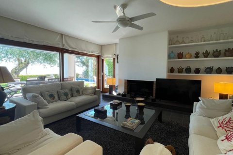 Купить дом в Палафружель, Испания с 8 комнат, 736м², № 7191 - фото 9