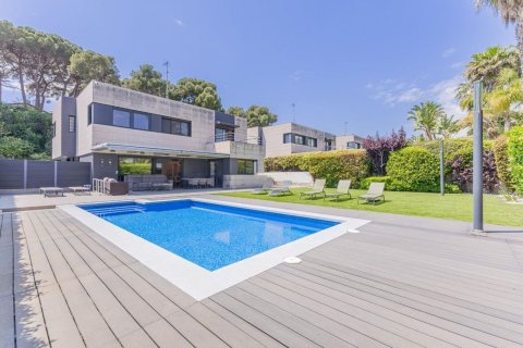 Купить дом в Сан-Андреу-де-Льяванерес, Испания с 6 комнат, 578м², № 7192 - фото 22