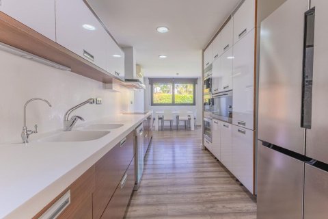 Купить дом в Сан-Андреу-де-Льяванерес, Испания с 6 комнат, 578м², № 7192 - фото 13