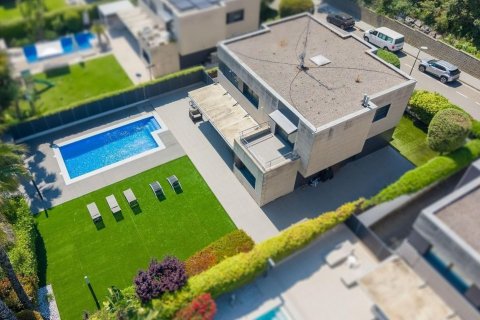Купить дом в Сан-Андреу-де-Льяванерес, Испания с 6 комнат, 578м², № 7192 - фото 28