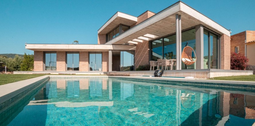 4 bedrooms house for sale in Cabrils, Barcelona, Catalonia, Spain № 7194