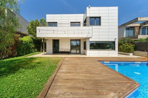 Сasa de 4 dormitorios en venta en Teia, Barcelona, Cataluña, Spain № 7193