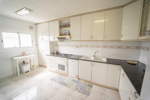 Сasa de 4 dormitorios en venta en Coma-Ruga, Tarragona, Cataluña, Spain № 1321 - foto 15