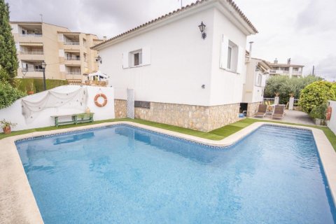 Сasa de 4 dormitorios en venta en Coma-Ruga, Tarragona, Cataluña, Spain № 1321 - foto 2