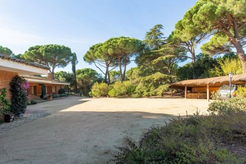Сasa de 5 dormitorios en venta en Sant Andreu de Llavaneres, Barcelona, Cataluña, Spain № 3582 - foto 2