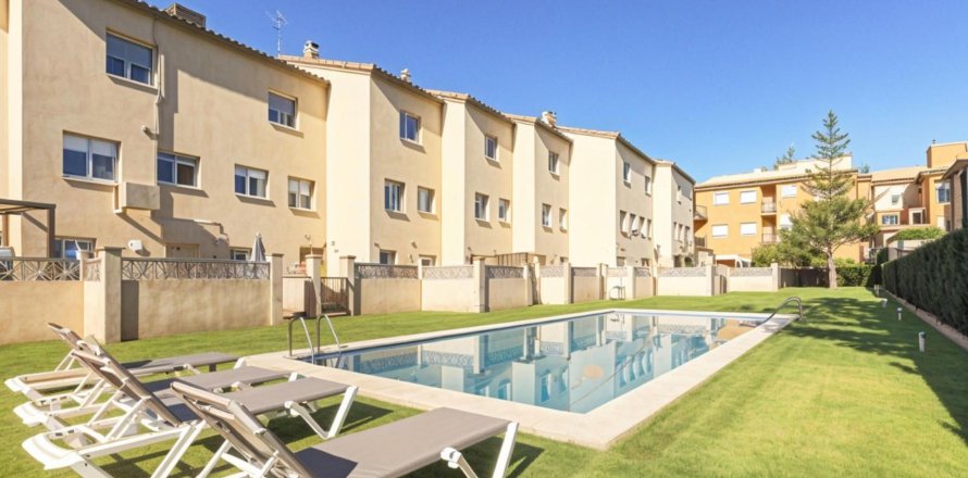 Casa adosada de 4 dormitorios en venta en Palamós, Gerona, Cataluña, Spain № 3640