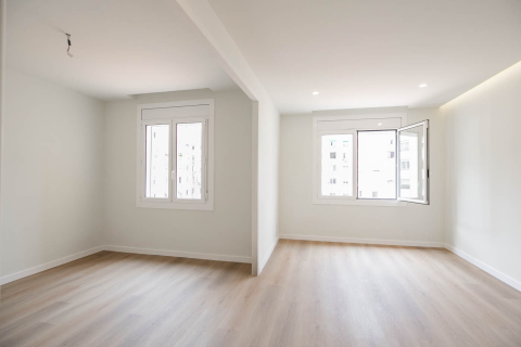 Apartamento de 3 dormitorios en venta en Barcelona, Cataluña, Spain № 3644