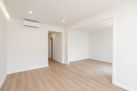 Apartamento de 3 dormitorios en venta en Barcelona, Cataluña, Spain № 3644 - foto 3
