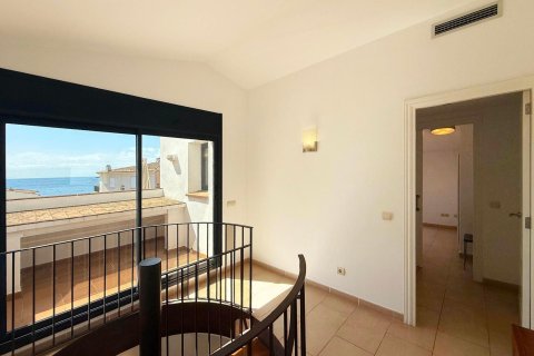Apartamento de 3 dormitorios en venta en Tamariu, Gerona, Cataluña, Spain № 3639