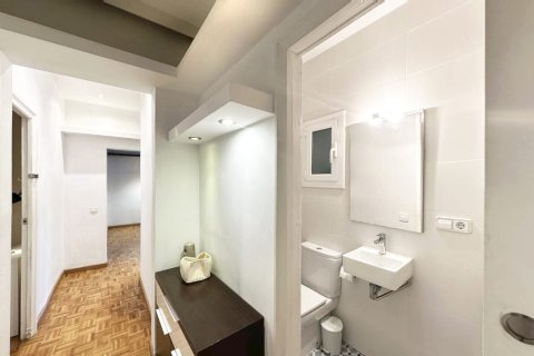 Apartamento de 3 dormitorios en venta en Barcelona, Cataluña, Spain № 3643 - foto 6