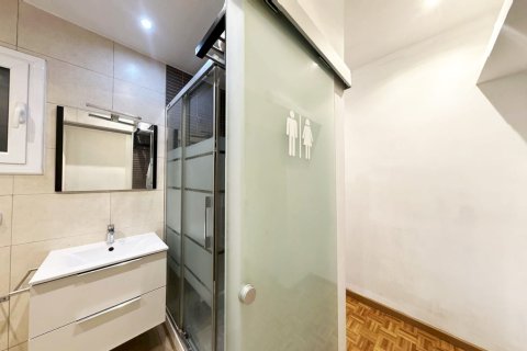 Apartamento de 3 dormitorios en venta en Barcelona, Cataluña, Spain № 3643 - foto 5