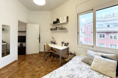 Apartamento de 3 dormitorios en venta en Barcelona, Cataluña, Spain № 3643 - foto 18