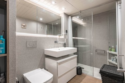 Apartamento de 2 dormitorios en venta en Barcelona, Cataluña, Spain № 8855 - foto 15