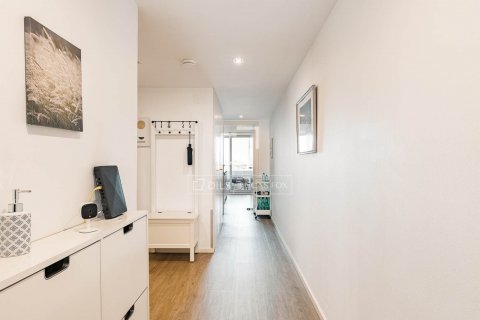 Apartamento de 2 dormitorios en venta en Barcelona, Cataluña, Spain № 8855 - foto 18