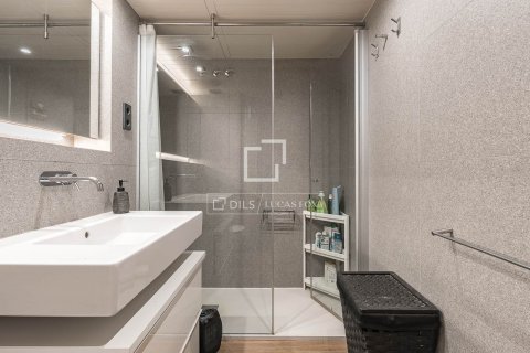 Apartamento de 2 dormitorios en venta en Barcelona, Cataluña, Spain № 8855 - foto 14