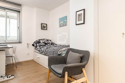 Apartamento de 2 dormitorios en venta en Barcelona, Cataluña, Spain № 8855 - foto 7