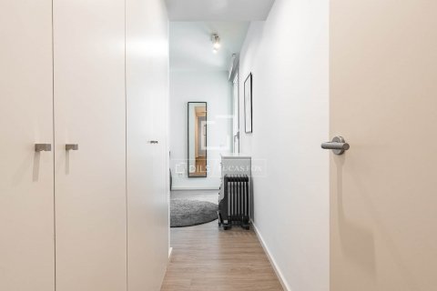 Apartamento de 2 dormitorios en venta en Barcelona, Cataluña, Spain № 8855 - foto 11