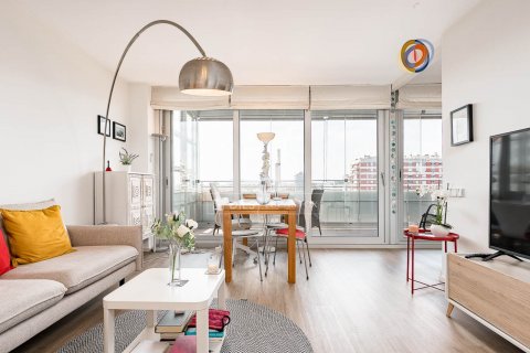 Apartamento de 2 dormitorios en venta en Barcelona, Cataluña, Spain № 8855 - foto 26